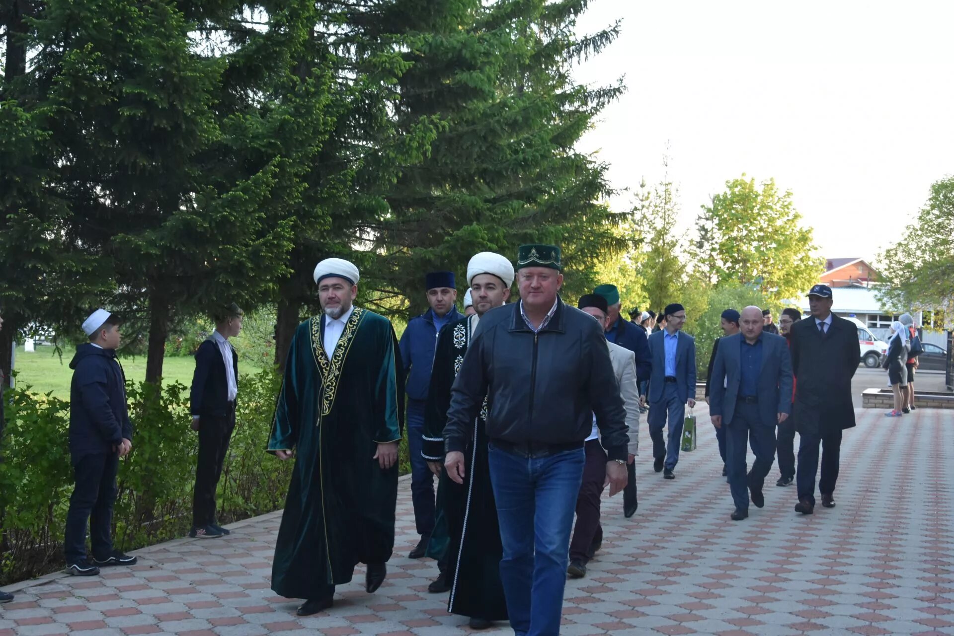 Погода в татарском танаево. Деревня татарское Танаево Зеленодольский район. Ифтар в Заинске. Ифтар 2023 Мулловка в школе Елховский район. Зухр и ифтар 2024 Новогригорьевка Нижнегорский район.