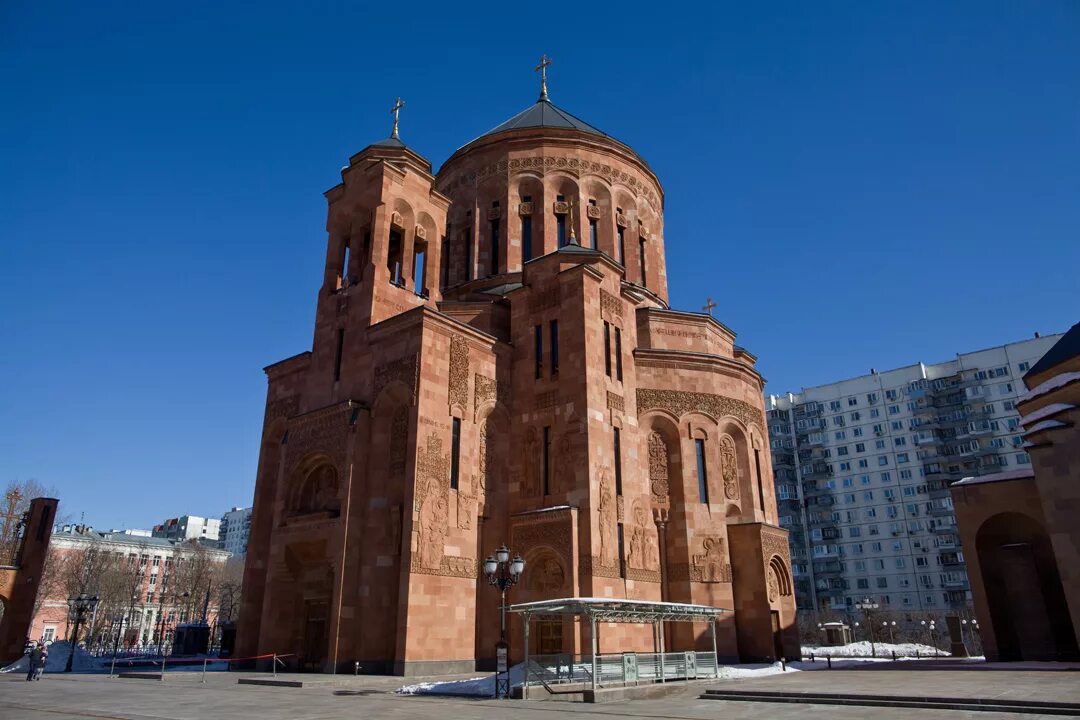 Православная армения. Кафедральный храм ААЦ В Москве. ААЦ армянская Апостольская Церковь. Армянская Апостольская Церковь Олимпийский проспект. Армянская Апостольская Церковь Владикавказ.