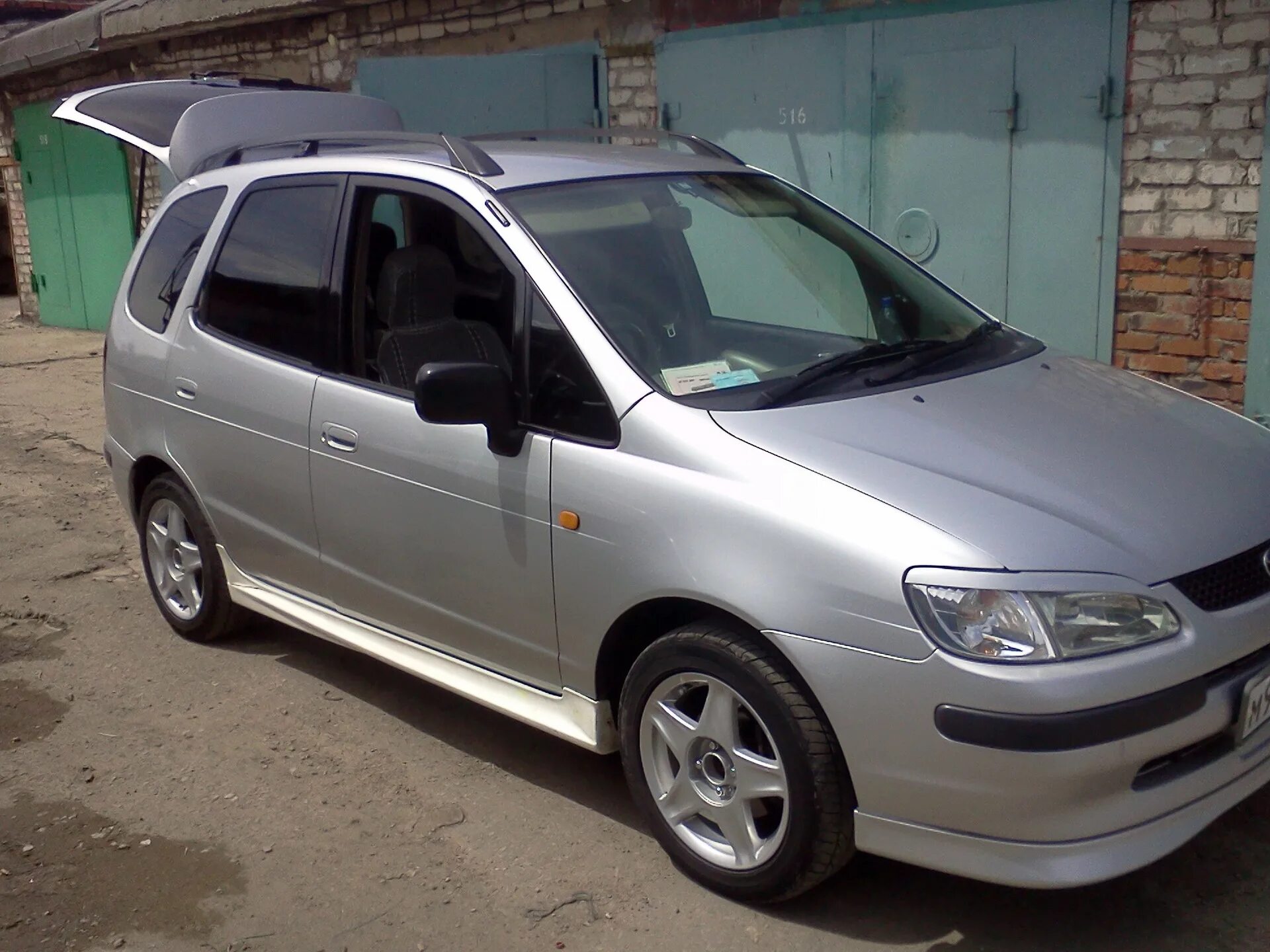 Масло королла спасио. Toyota Spacio 1997. Тойота Спасио 111 кузов. Тойота Corolla Spacio. Тойота Королла спекион.