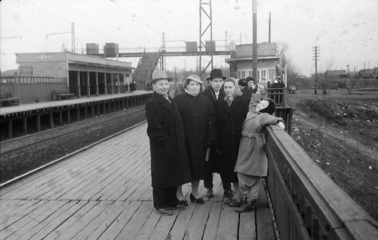 Деревня выхино. Станция ухтомская люберцы. выхино 1960-е. станция ухтомская люберцы ретро. станция люберцы 1960-70.