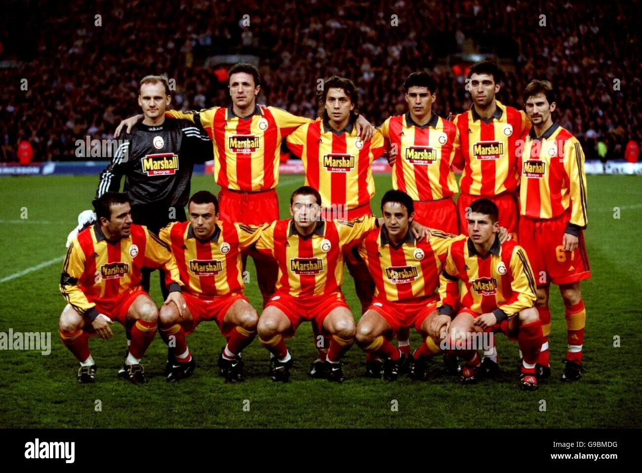 Захарян галатасарай. Матч локомотив галатасарай 2002 г. Галатасарай футбольный клуб состав 2022. Чемпионат турции – галатасарай. Галатасарай состав команды.