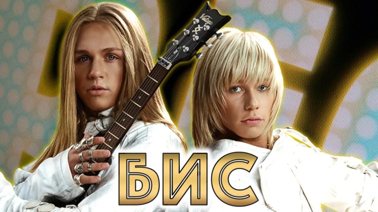 Кораблик из ракушек. Кораблики кто исполняет. Группа подъем и карина сейчас. Кораблик для детей. Мальчик мастерит кораблик.