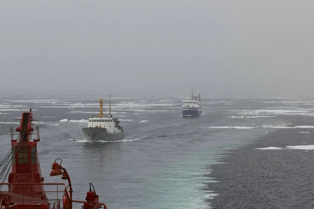 При переходе корабля из соленой воды. Севморпуть. СМП В Арктике. Пролив Матисена.