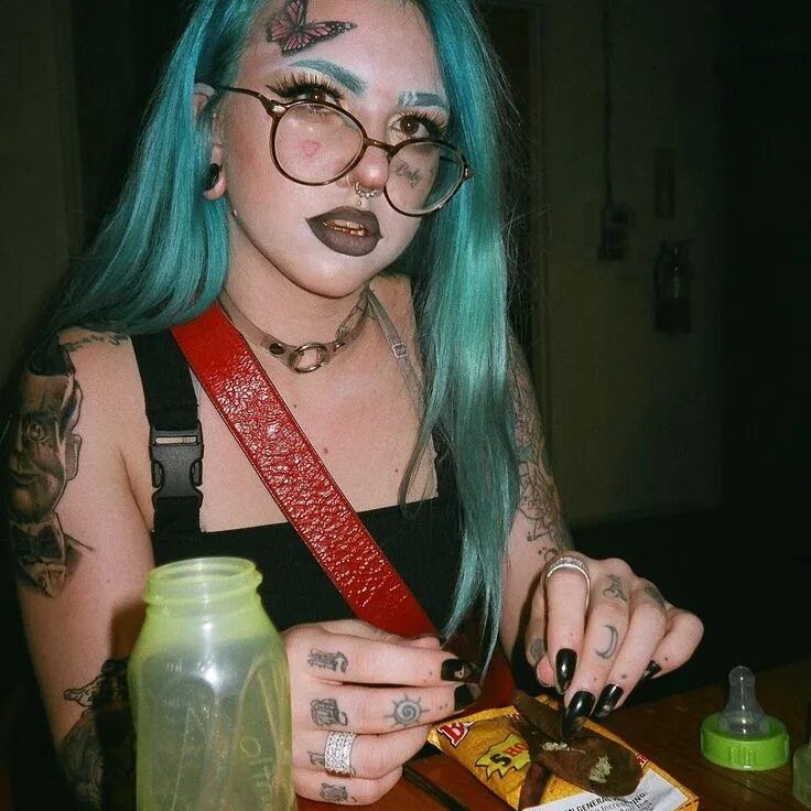 Baby goth hot. Baby goth певица. Baby goth певица. Бейби гот. Baby goth исполнительница.