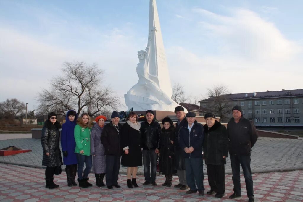село величаевское левокумского района. с величаевское ставропольский край левокумский. погода величаевское. величаевские молодогвардейцы памятник. памятник величаевским молодогвардейцам.