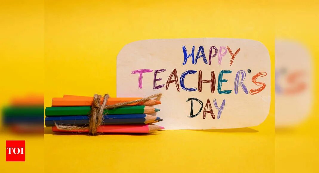 Открытка с днем учителя английского языка. Teachers day открытки. С днем учителя на английском. С днем учителя английского языка. С днем учителя на английском.