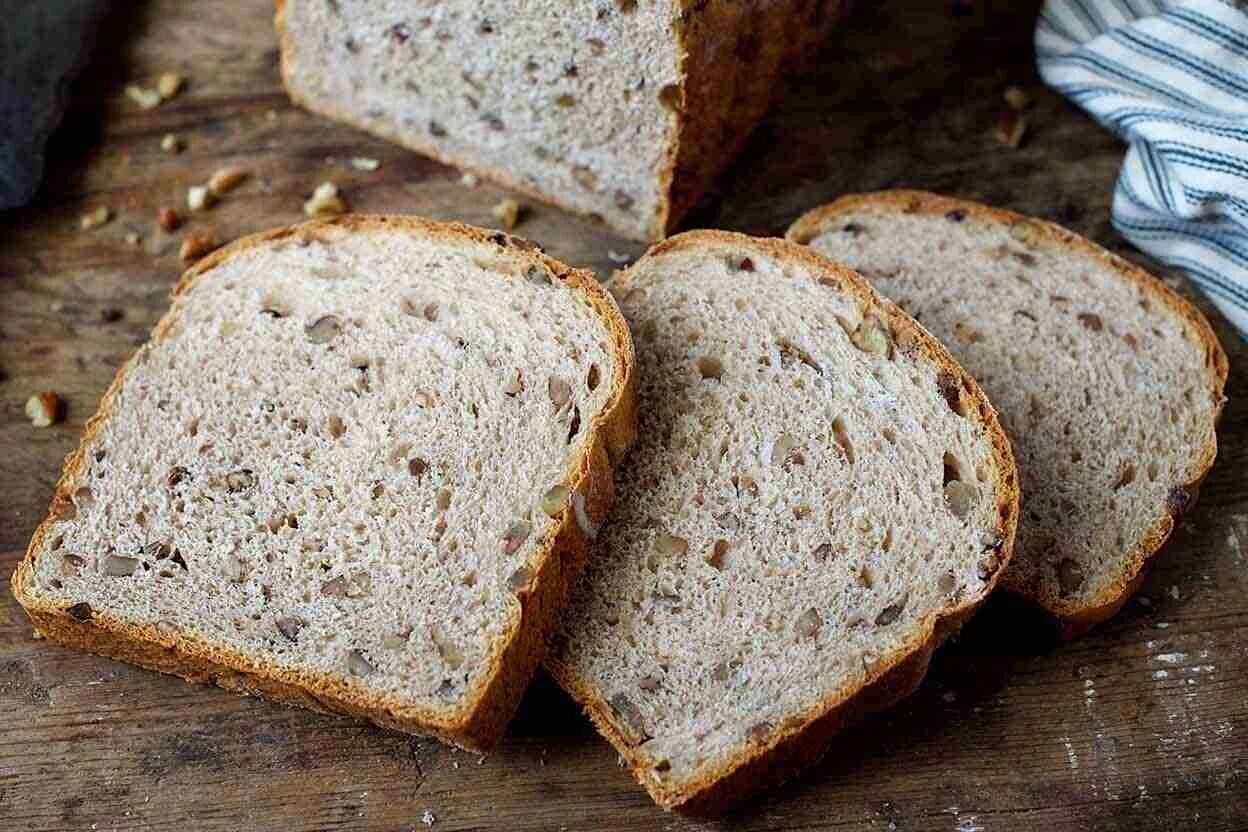 Польза бездрожжевого хлеба. Хлеб пшеничный цельнозерновой. Multigrain Bread. Хлеб тостовый цельнозерновой. Пшеничный хлеб грубого помола.