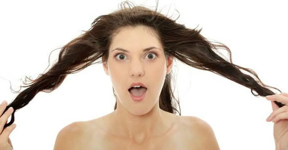 Жаждущий воды человек. Девушка сухая во время. Девушка сухая во время. Здоровая девушка пьет воду. Sweat.