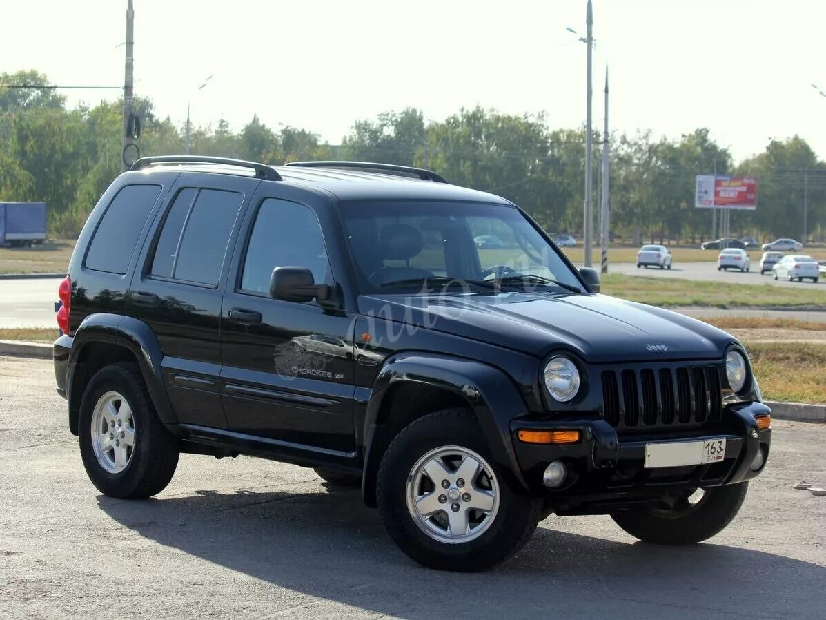 Купить внедорожник московская область с пробегом. Jeep Cherokee 2002. Джип Чероки 2002г. Jeep Cherokee KJ 3.7. Джип Чероки 2002 года.