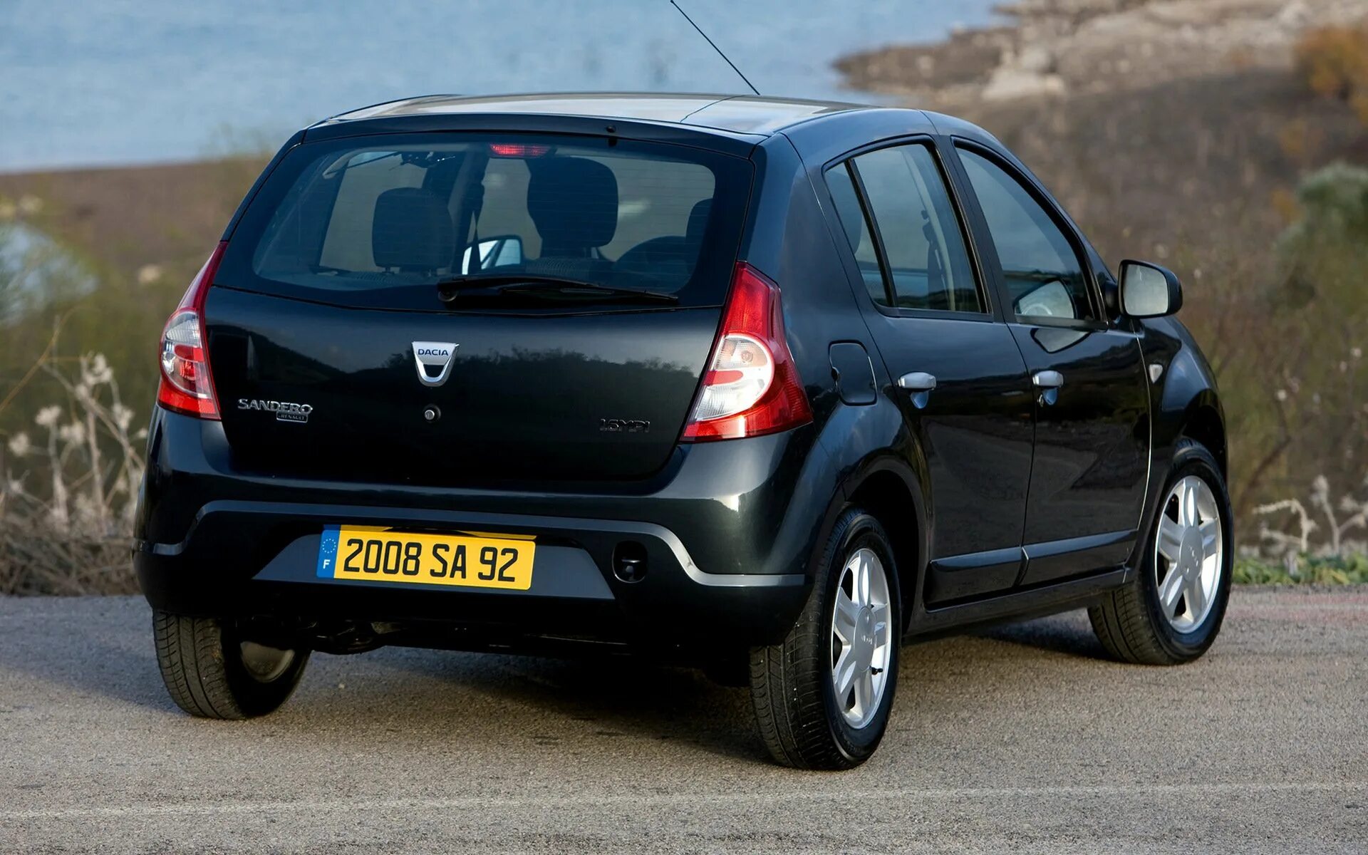 Сандеро машина купить. Renault Sandero 2008. Рено Сандеро 2008. Машина Dacia Sandero. Дача Сандеро 2008.