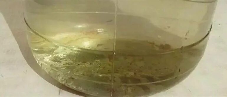 Появляется осадок. Ржавый осадок в воде. коричневый осадок в воде. осадок в воде в виде хлопьев. осадок в водопроводной воде.