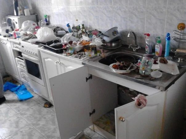 Квартиры после арендаторов. Уборка после арендаторов. Квартиры после арендаторов. Запущенные квартиры. Квартира в плохом состоянии.