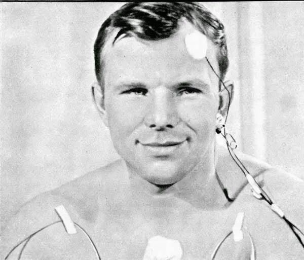 Гагарин космонавт. Внешность гагарина. Gagarin kichi. Gagarin kichi. Портрет космонавта гагарина.