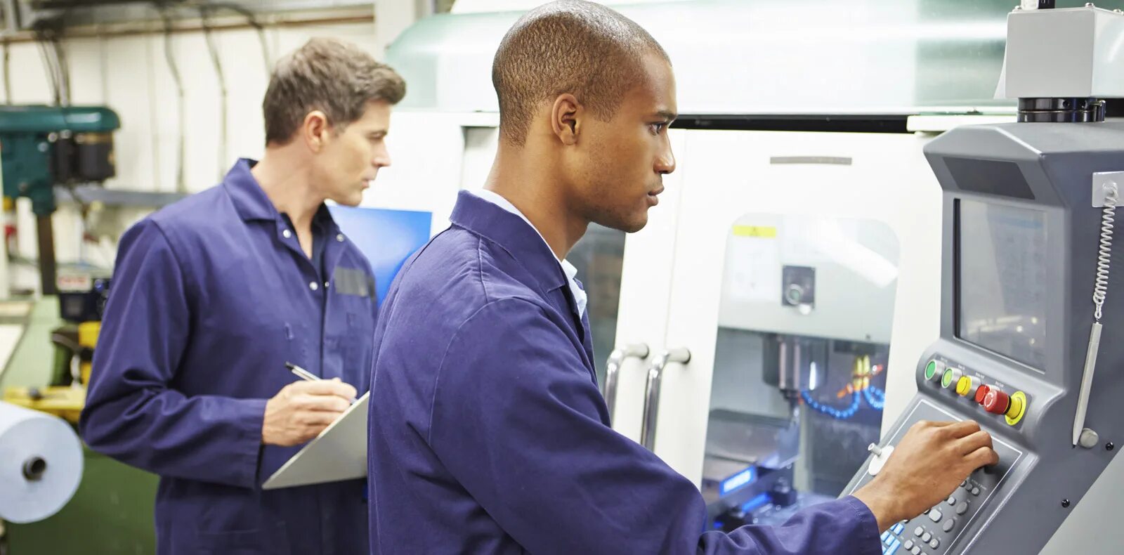 Рабочий коллектив. Бизнес и предпринимательство. Специалист по машинному обучению. Training operations. Люди на предприятии.