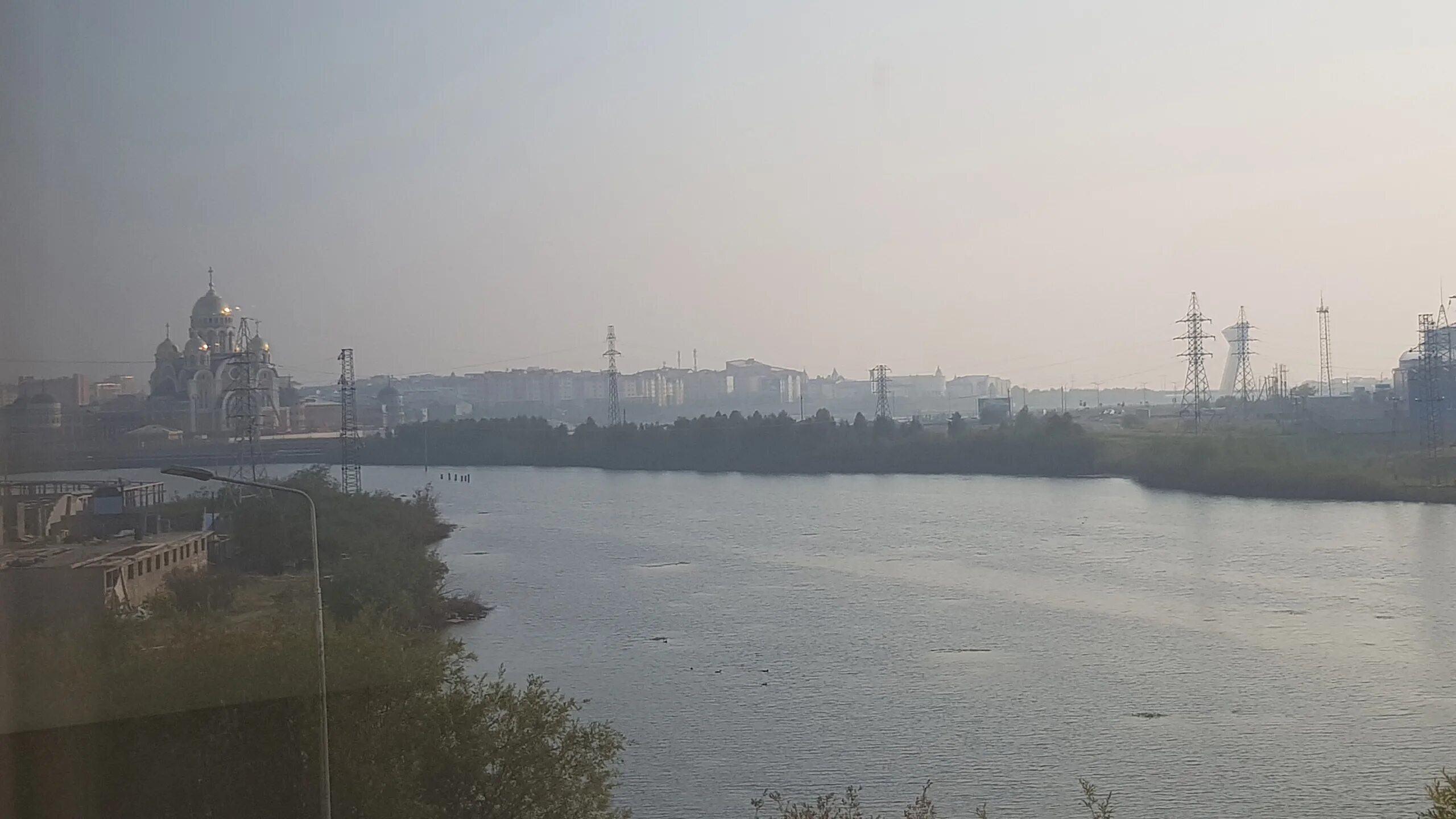 Смог 2025. Смог. смог в городе. смог в янао. лесные пожары в хмао 2025.