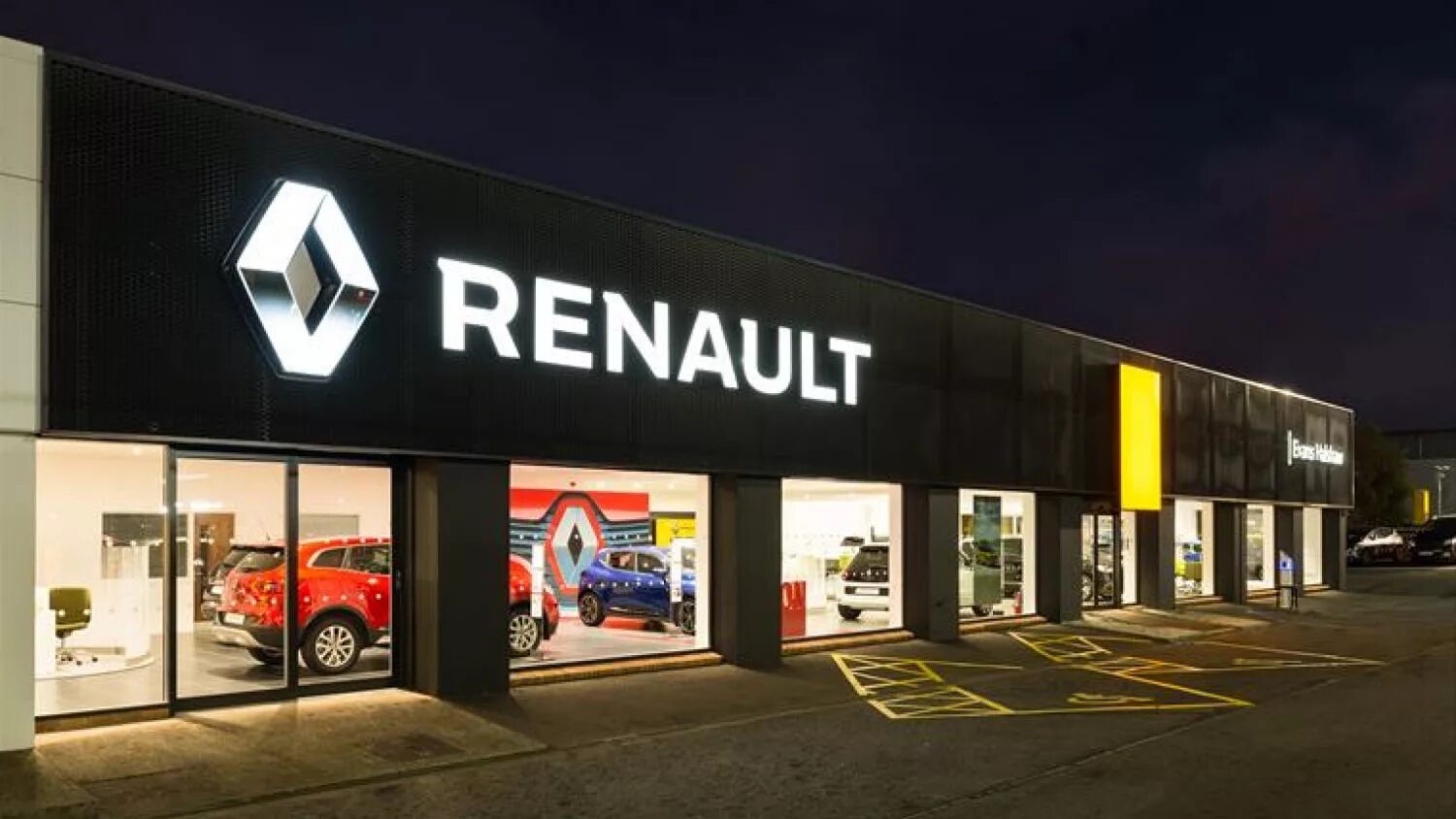 Вывеска рено на магазине. Магазин рено в пензе. Renault автосалон фасад. Дц рено пенза. Магазин рено.