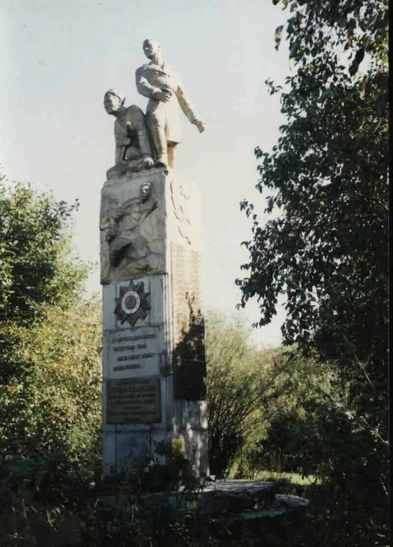 Погода восточное красноярский край. Красноярский край Минусинский район село Восточное. Восточное Минусинский район памятник. Картинка села Восточное Минусинский район. Минусинск памятник ВОВ.