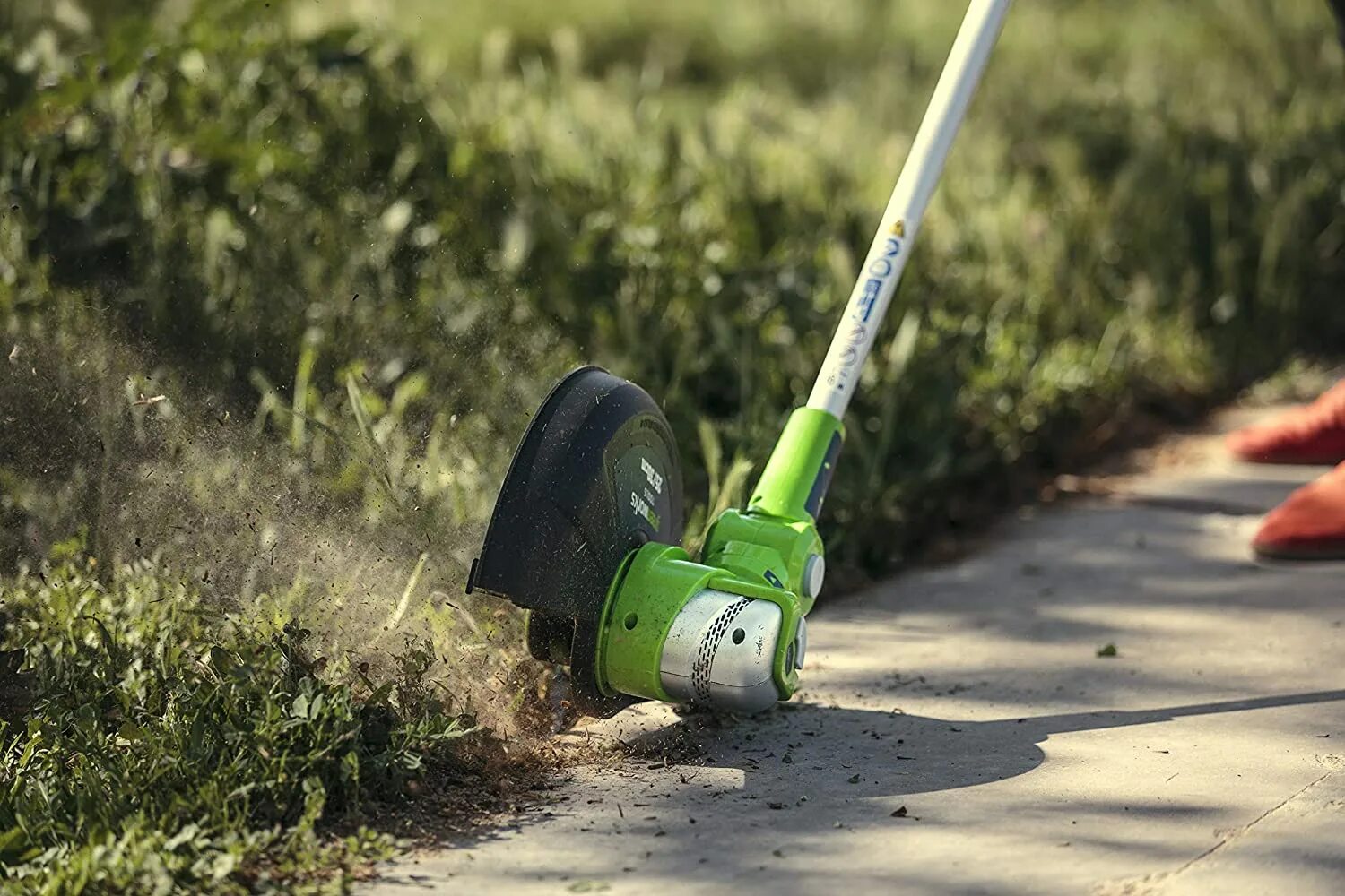 Как собрать аккумуляторный триммер для травы. Триммер аккумуляторный greenworks. садовая техника гринворкс. газонокосилка гринворкс аккумуляторная. садовая техника greenworks.