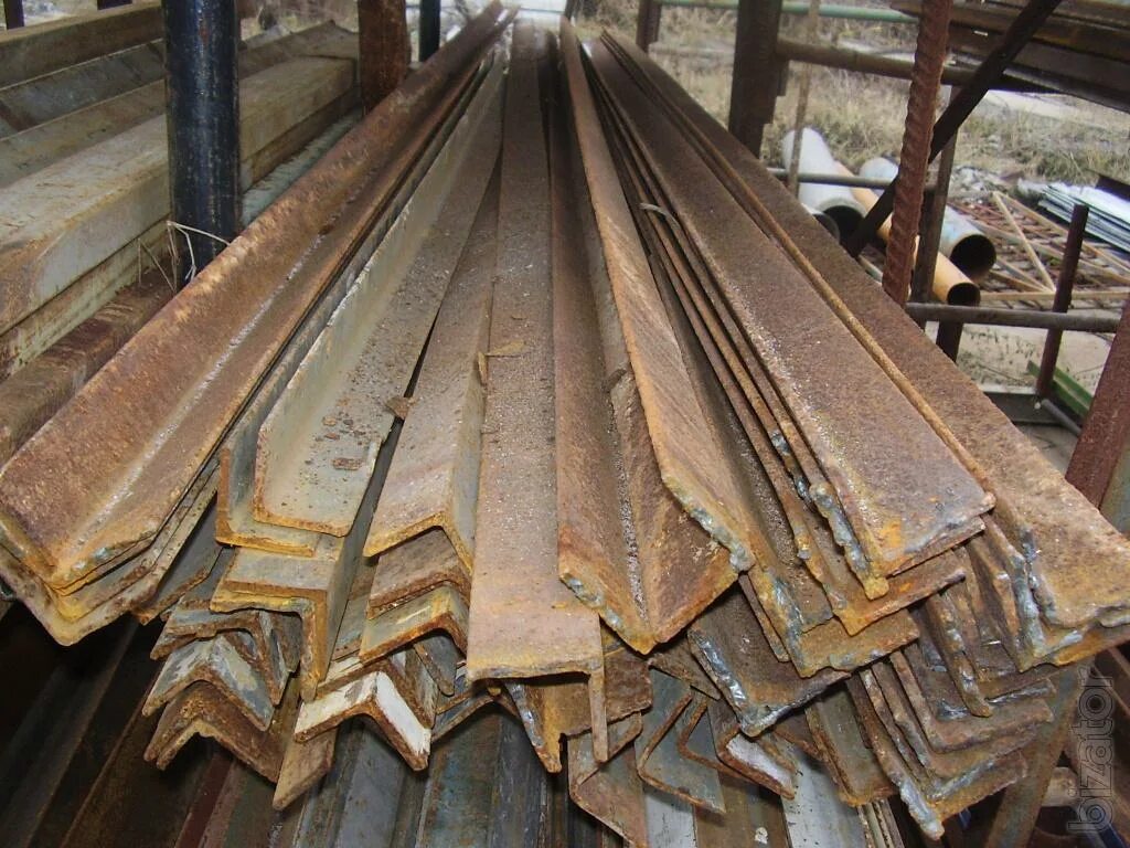 отвод пвх 32х27 градус. 50/28. 25,30,35,40/25 мм. 45. уголок 75*75.