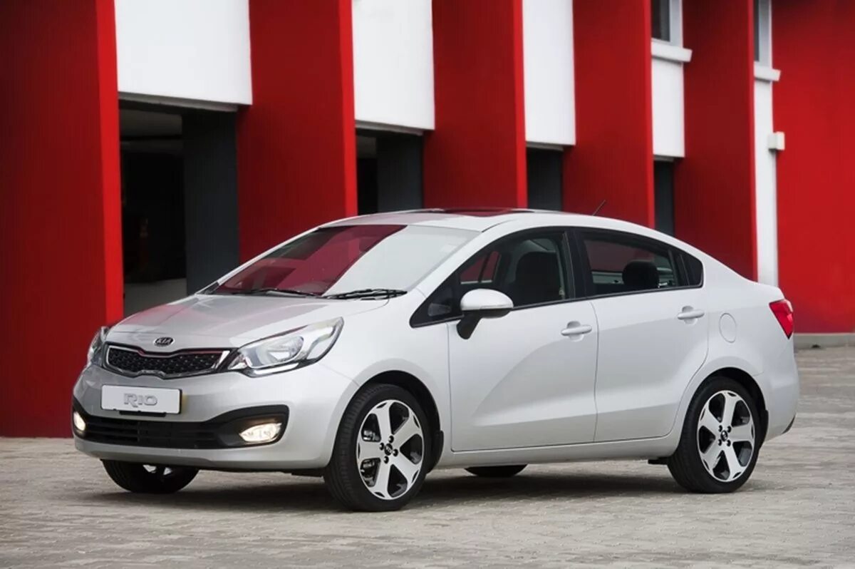 Машина kia рио. Киа рио 2018. Kia rio 2019 хэтчбек. Киа рио 3 седан. Автомобили рио авто.