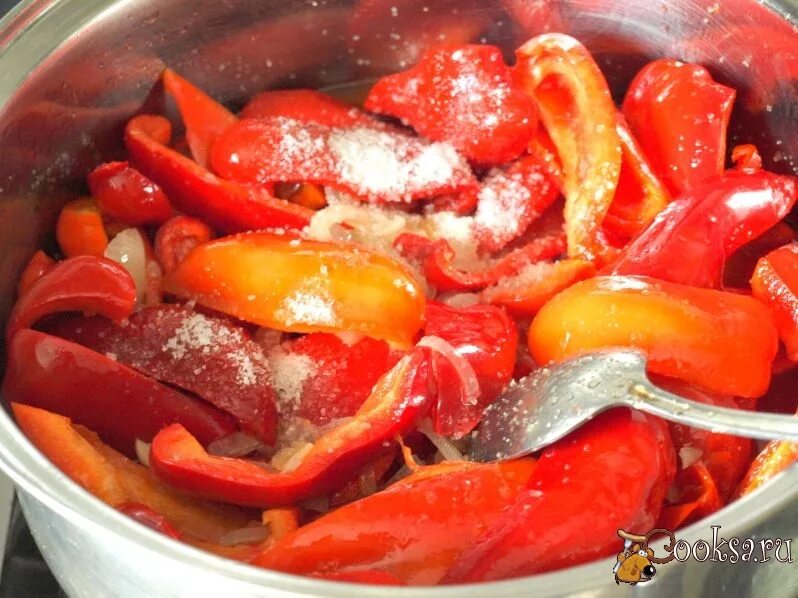 Вкусный салат из перца на зиму. Салат из перца на зиму. салат из болгарского перца на зиму. салат из болгарского перца и помидор. лечо с болгарским перцем.