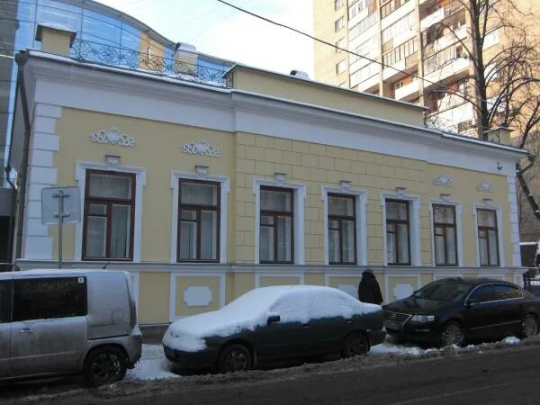 Домик гагарина в корзуново. П гагаринский. П гагаринский. Чкаловская 4 щелково. Памятник гагарину ленинский ленинский проспект.