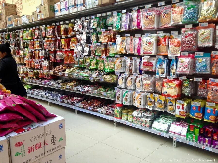 Вкусняшки сладости из магазина. Корейский магазин минисо. Продукция кореи. Китайско корейский магазин. Корейский супермаркет.
