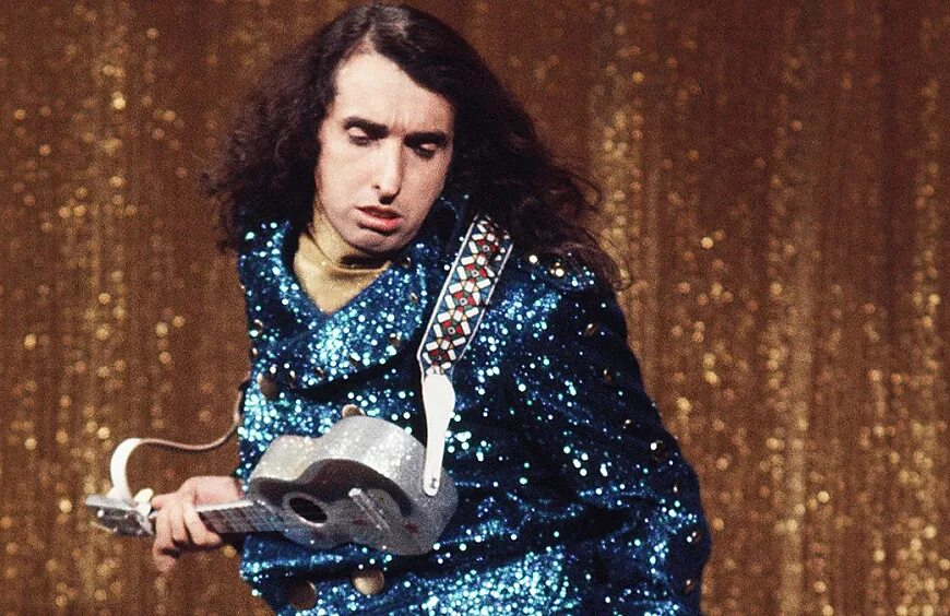 Tiny tim перевод. Tiny tim певец. tiny tim в молодости. тини тим дочь. тини тим дети его.