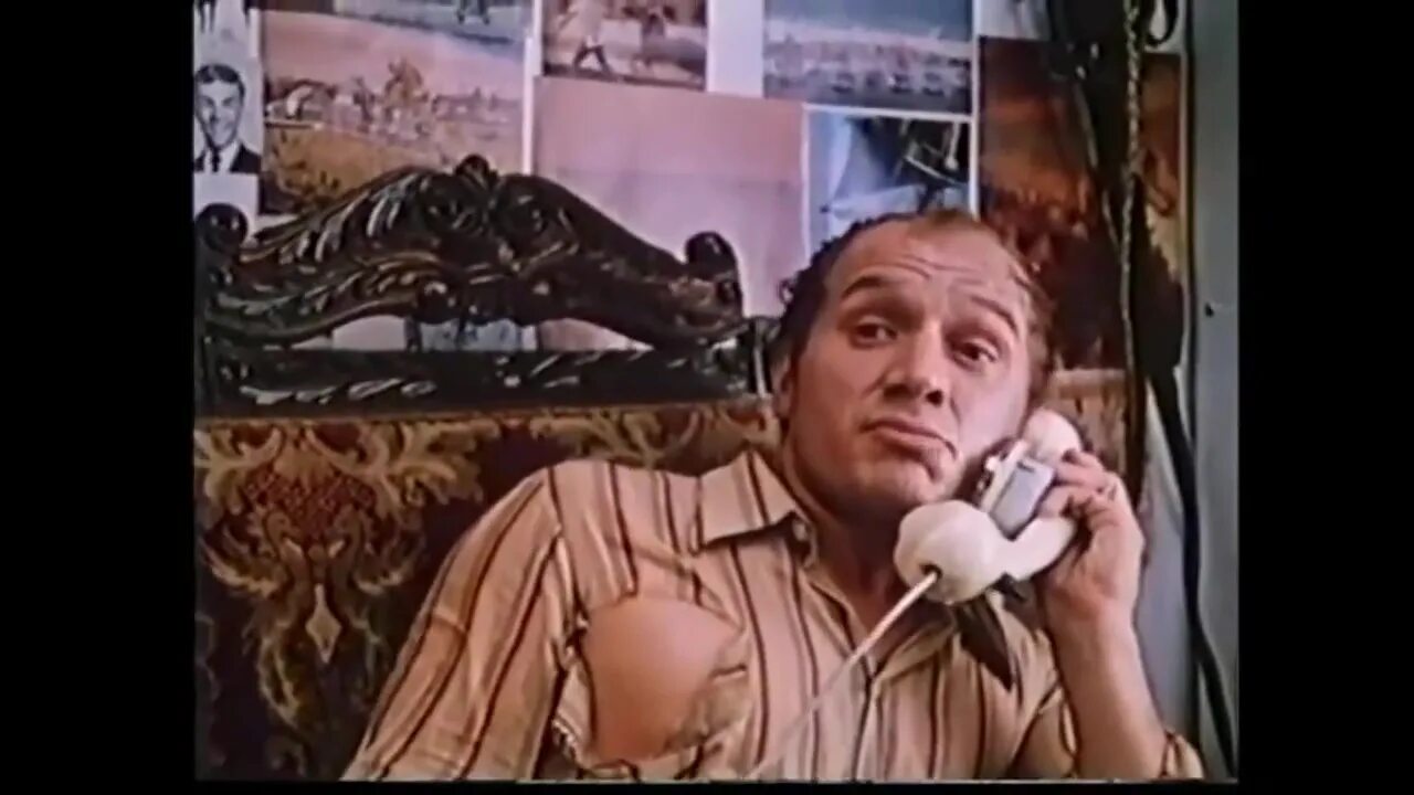 и эти губы и глаза зеленые