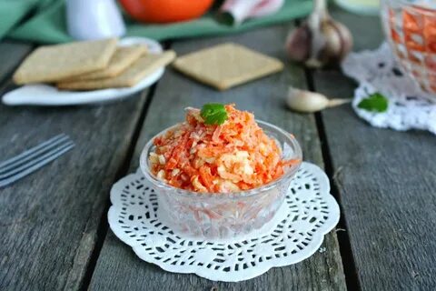 Морковка с чесноком и сметаной