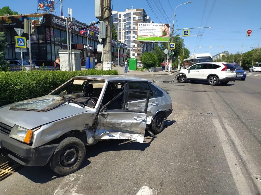 Девятка Волгоград. Город Волгоград авария. ДТП Химгородок Волгоград. V102 волгоград новости сегодня