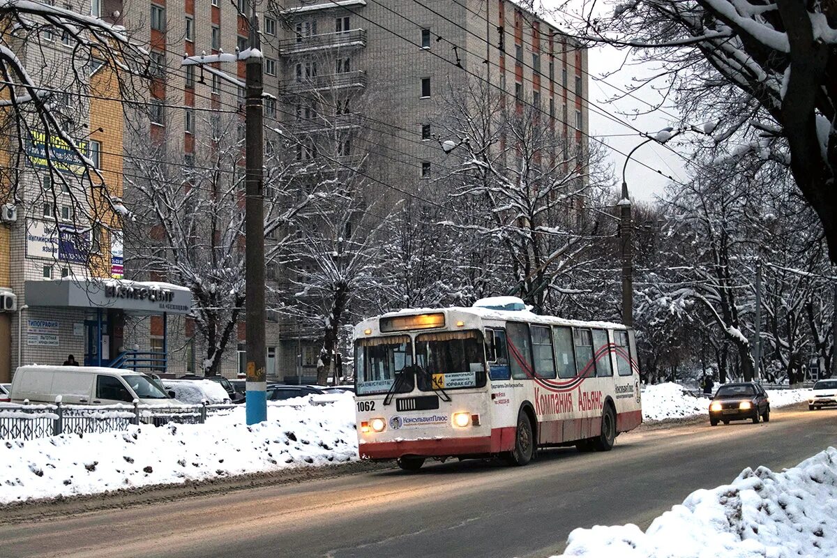 Движение маршрутов брянск. Троллейбус брянск. брянск автобус зима. троллейбусное управление брянск. троллейбус 6 брянск.