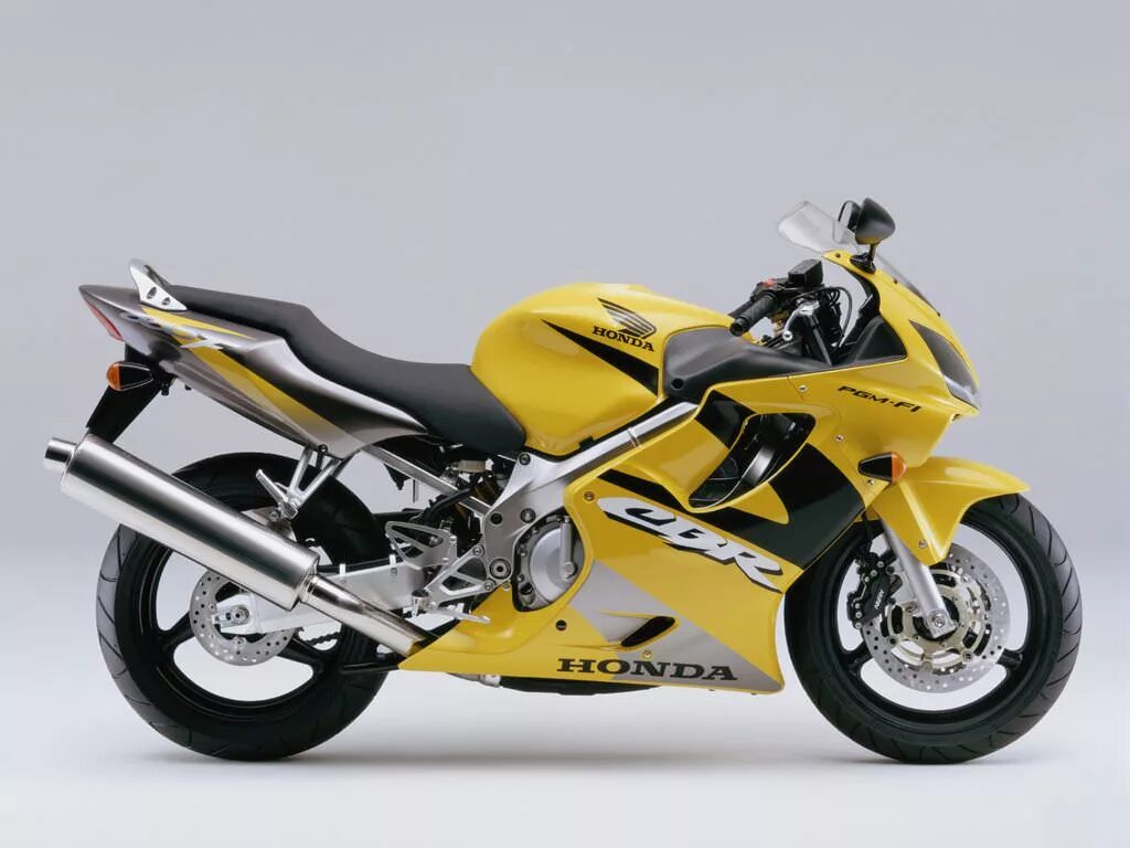 Купить мотоцикл хонда 600. Honda f4 600. Honda cbr600f. Honda f4 600 cc. Хонда CBR 600 f4.