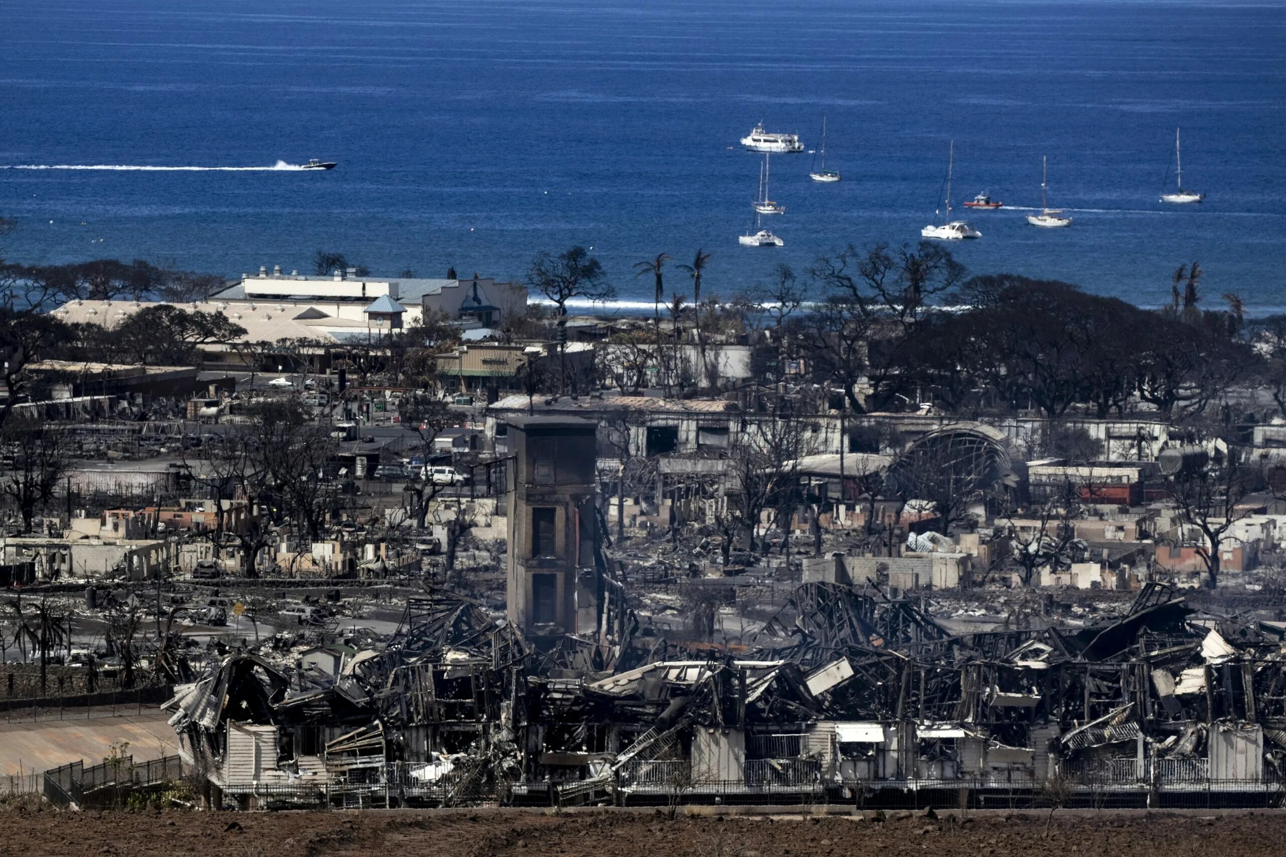 Гавайи до и после пожара 2023. Сгоревший город США. Гавайи до пожара. Гавайи сейчас после пожара.