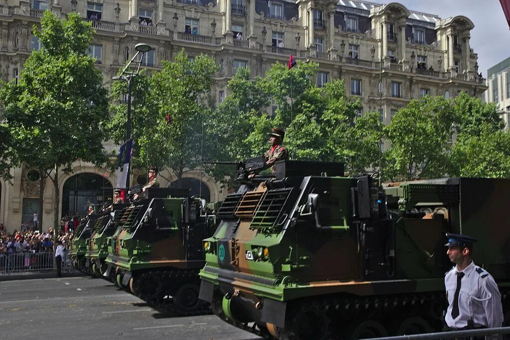 Парад военной техники Франции. Сухопутные войска Франции. Вс Франции. Инженерные войска Франции. Французские войска в одессе