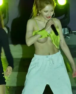 האוסף הלוהט של Hyuna (11 תמונות + קובצי GIF). 