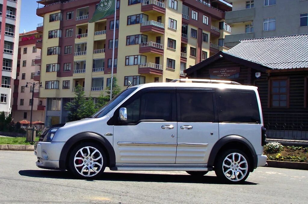 Диском коннект. Ford Tourneo connect Tuning. Ford Tourneo connect r17. Форд Торнео 2008. Ford connect 208.