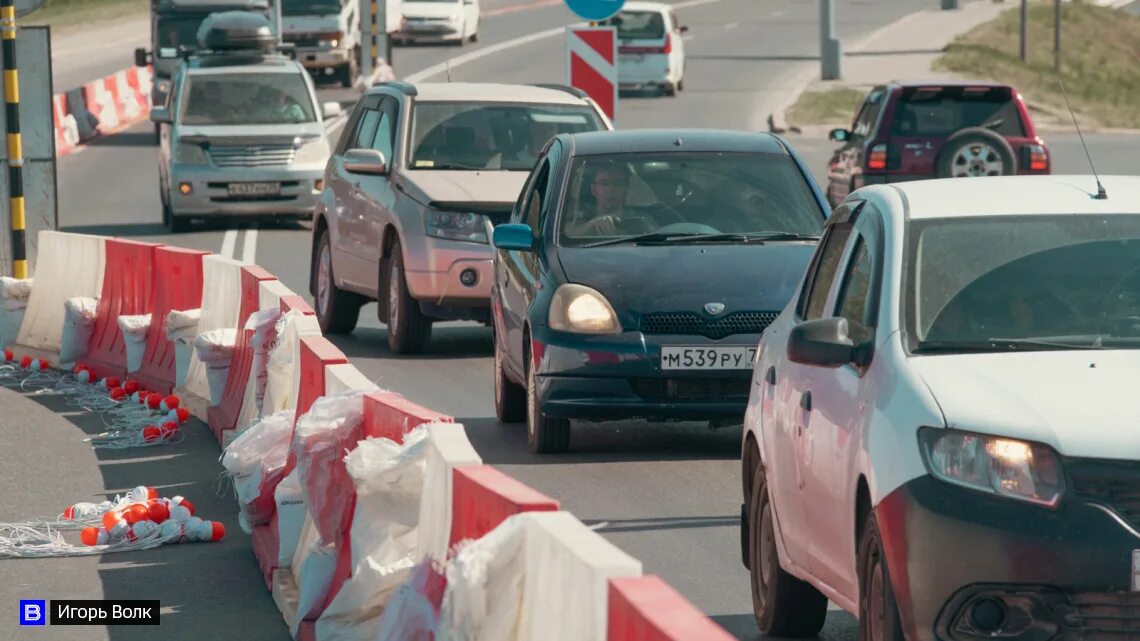 Пробки в субботу днем. Пробка на коммунальном мосту томск сейчас. пробка на мосту. томск коммунальный мост пробка. томск пробки на дорогах сейчас коммунальный мост.