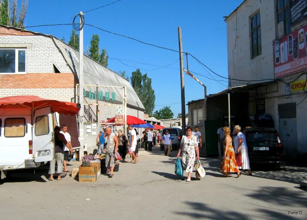 Геническ храм. Арка калимбета геническ. Счастливцево жилье на улице набережной. Геническ 2023. Геническ набережная.