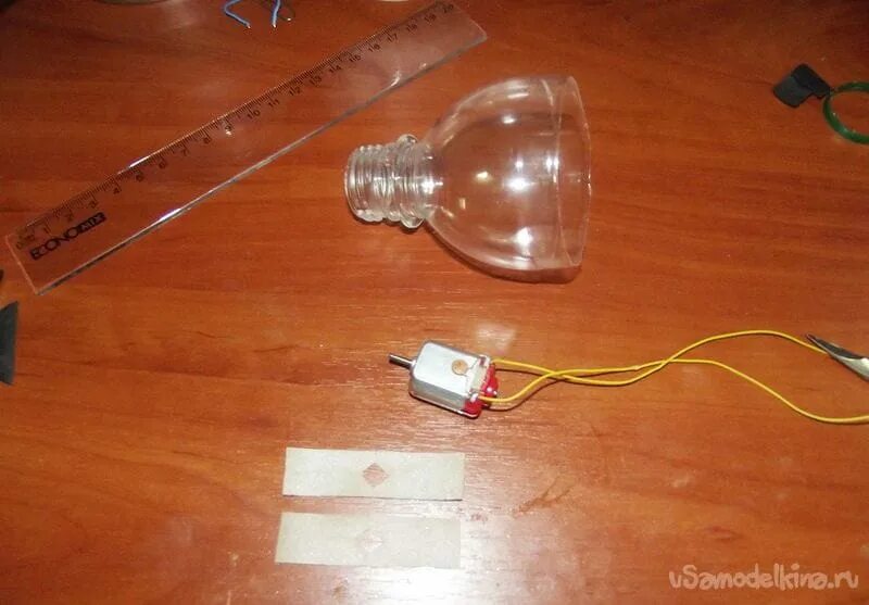 Прибор сделанный из пластиковой бутылки. Прибор сделанный из пластиковой бутылки. Разрезанная бутылка пластиковая. Ресивер из пластиковой бутылки. Приспособление из пластиковой бутылки.