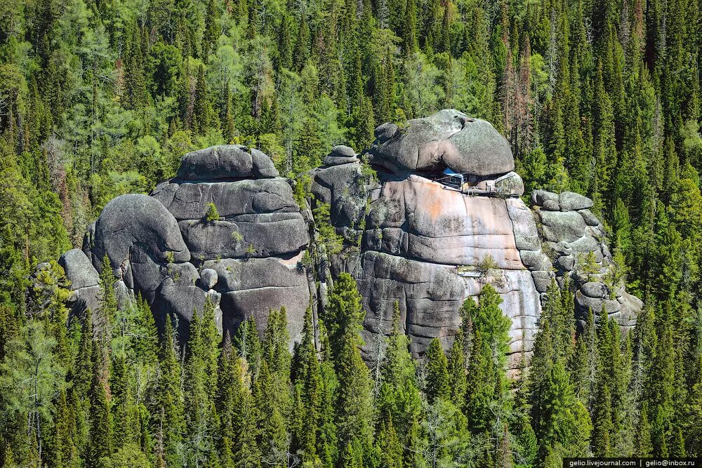 скалы столбы красноярск. мининские столбы дивногорск. столбы красноярск заповедник избы. изба столбы. изба грифы красноярские столбы.