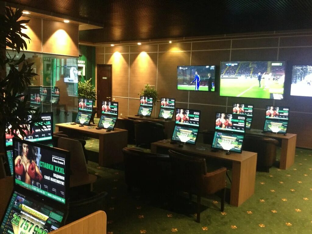 Букмекерская контора москва. Бетбум строгино. Вип зал в букмекерской конторе. Big boom букмекерская контора. Букмекерская контора вид с улицы.
