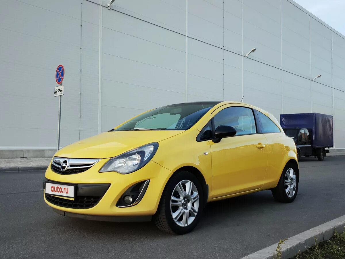 Автомобили опель с пробегом. Opel Corsa d 2012. Опель Корса 1.4. Opel Corsa d 1.4 2012. Опель Корса купе 2012.