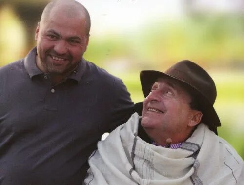 1 1 реальные персонажи. Филипп и дрисс. 1+1 филипп и абдель. Абдель селлу и филипп. 1 1 реальные персонажи.