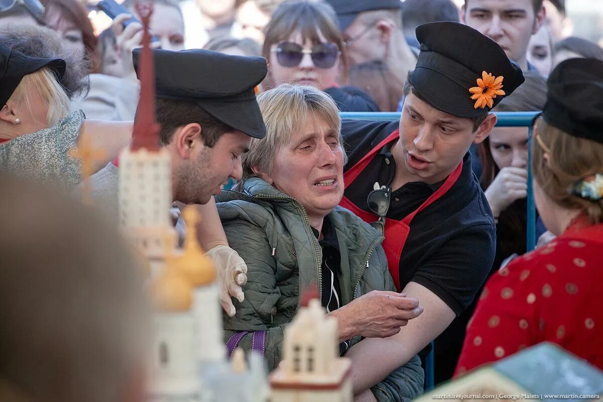 Фото балаково гимс. Какие ваши доказательства. Где ваши новости. Где ваши новости. Маска демотиватор.