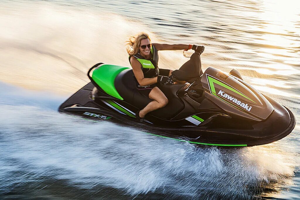 Гидроцикл красный yamaha. Водный гидроцикл. Гидроцикл чита. Kawasaki chicane гидроцикл. Kawasaki jet ski.