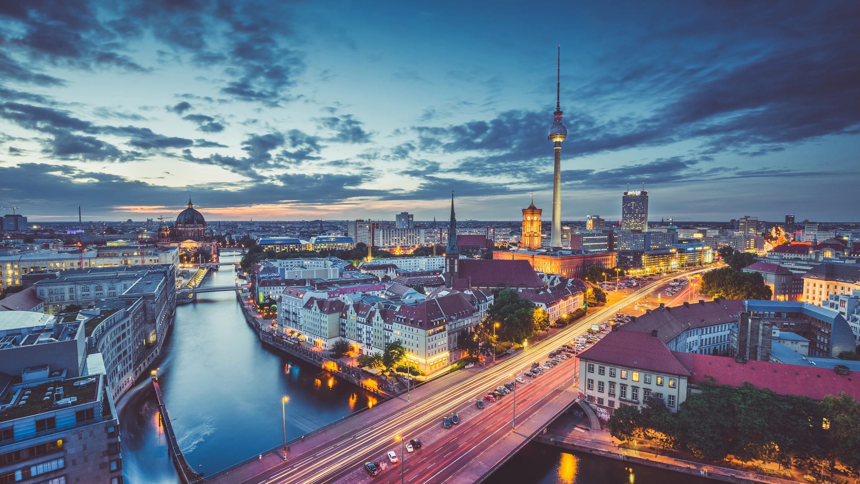 Берлин 1237. Берлин, город. ). Столица: берлин (с 1990 г. Berlin capital.