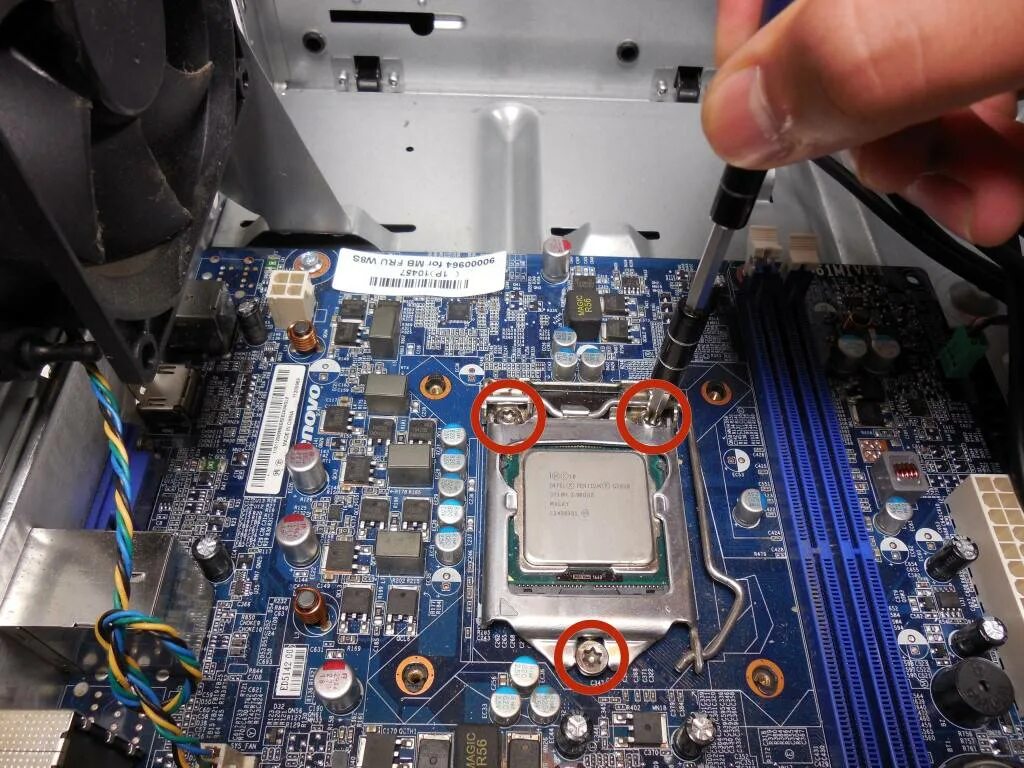 Замена cpu. Съемный процессор на ноутбуке. процессор на ноуте комп. замена процессора. поменять процессор на ноутбуке.
