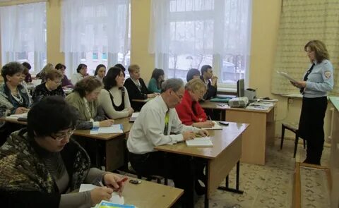 Соко 38 педагогических работников