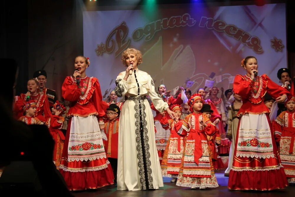 Ансамбли города. Ансамбль гусельки кыштым. Северянка ансамбль уфа. Ансамбли города. «народный коллектив» хор ветеранов мытищи.